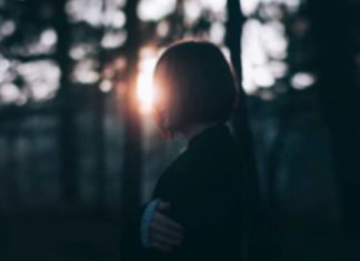 مشاعر الذنب التي تأكل الأمهات الأمومة