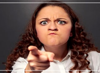 البطاقة بتقول: “آيات”