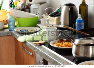 أنا الكاتب المتشحطط