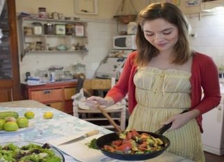 المهنة؟ ست بيت.. يا دي العيبة!