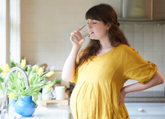 حب بطعم بأريع بنات