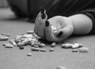 هل يستحق المدمن فرصة جديدة؟