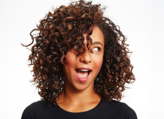 لماذا لا ترتدي إنجي التوكة؟!