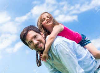 هل أنت غائب من حياة أبنائك عاطفيًا؟