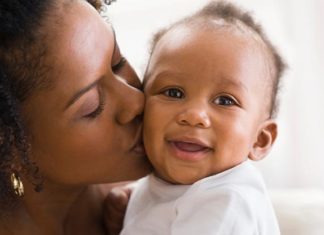 وجهكِ عالمه