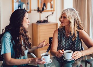 أُدللني بصديقة