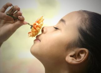 13 علامة على وجود والدٍ مسيء لا يدركها أكثر الناس