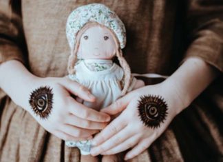 حدوتة عروسة الإبر والقنفذ الذكي العروسة