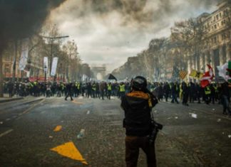 تروما تغطية الخبر: كيف يتلقى الصحفيون المذابح كيف يتلقى الصحفيون الخبر