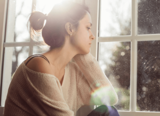 كرب ما بعد الصدمة: تجربة شخصية للبحث عن الضوء تجربة شخصية لعلاج كرب ما بعد الصدمة