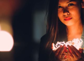 من أطفأ النور بداخلي! الوحدة