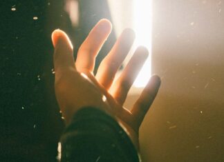 في العزل المنزلي: 7 دروس تعلمتها عن نفسي وعن الحياة العزل