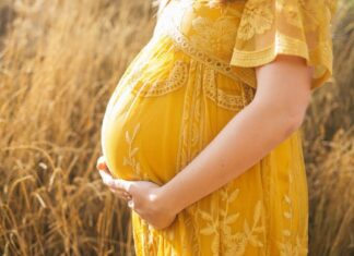 إليك تجربي مع الولادة القيصرية بداية من العلامات لشفاء الجرح الولادة