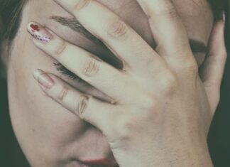 تحرير المحضر بحبر أحمر قاتم المحضر