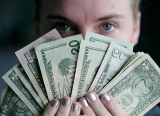 العنف الاقتصادي: ما هو؟ وما أشكاله ونتائجه وطرق مواجهته؟ العنف الاقتصادي