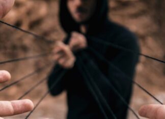 احترس من مصاصين الطاقة والعلاقات السامة العلاقات