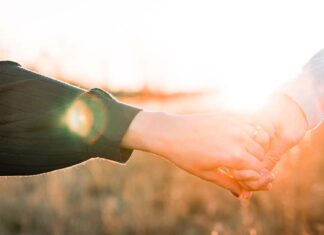 نصائح للتعامل مع الزوج: ما هو التواصل الرحيم وما طريقته نصائح للتعامل مع الزوج