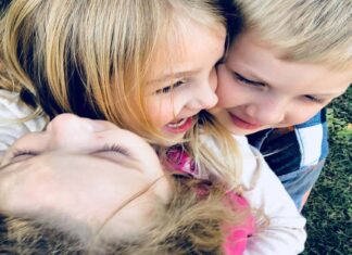 في ظل التباعد الاجتماعي: فوائد التلامس النفسية والصحية التلامس