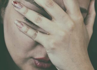 حكايات السيدات من العيادة النفسية: ما بين الرفض والقبول المرض النفسي