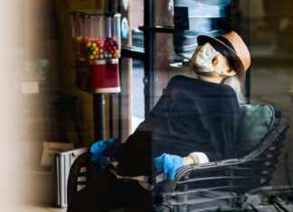 تجربتي مع فيروس كورونا: عن الوهم الذي أصبح حقيقة فيروس كورونا