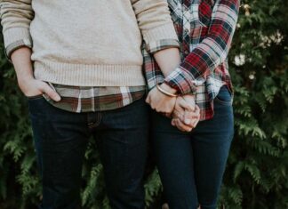 ويكفيني الحب فخرًا الحب