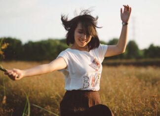 إخفاء علامات الأنوثة: كيف يمكن للكبت أن يقتلِك؟! علامات الأنوثة