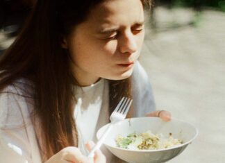 اضطرابات الأكل: انتبهي كيف تعاملين جسدك اضطرابات الأكل