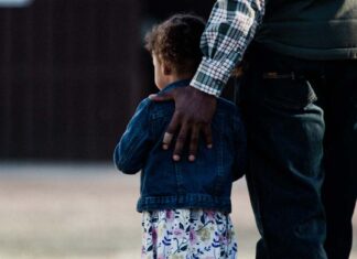 العالم يحتاج إلى أب أب