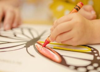 6 فوائد لاستغلال الرسم والتلوين في تنمية مهارات الأطفال الرسم والتلوين