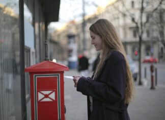 مُسجَّل بعلم الوصول