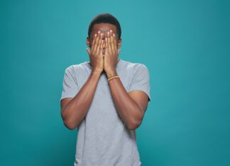 أنا خايف، مش شايف!