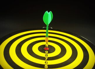 “أنا مش كامل .. طيب أنت مين؟”