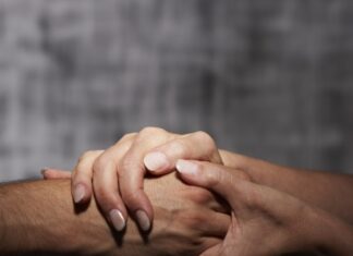 ما بين التعاطف والتورط ما بين التعاطف والتورط